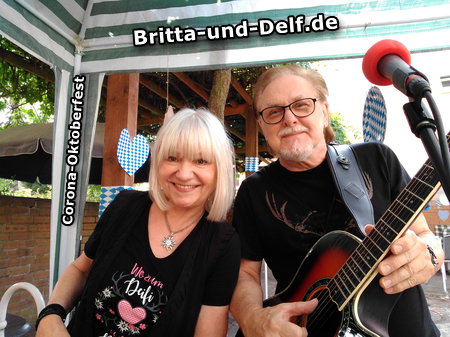 Britta und Delf - Corona-Oktoberfest