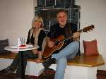 Britta + Delf Songs vor dem Kamin